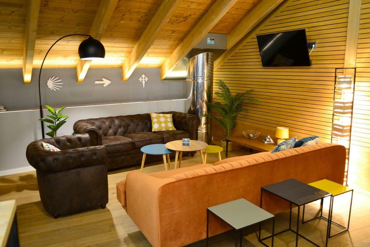 Albergue Alda Pilgrim レオン エクステリア 写真