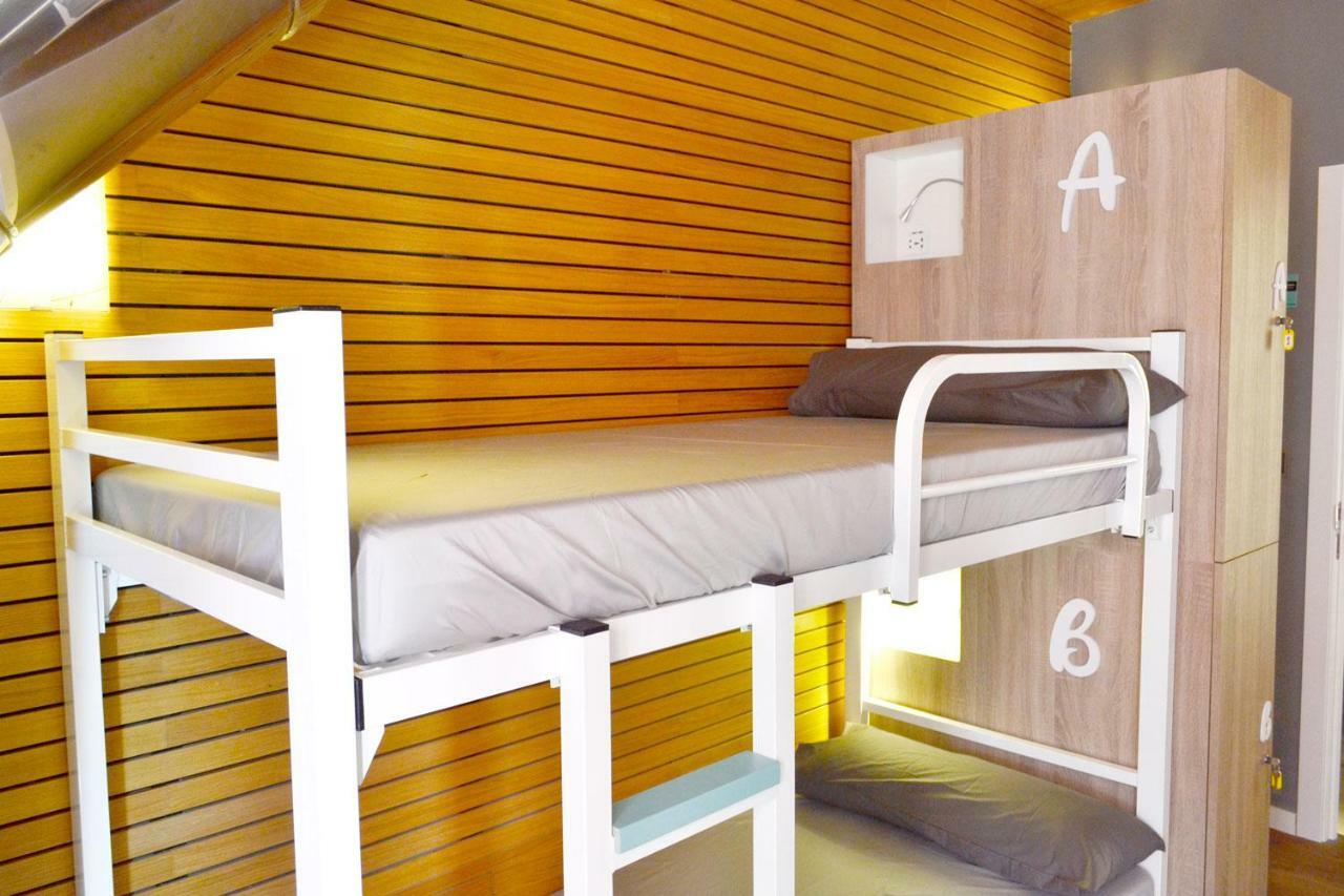 Albergue Alda Pilgrim レオン エクステリア 写真