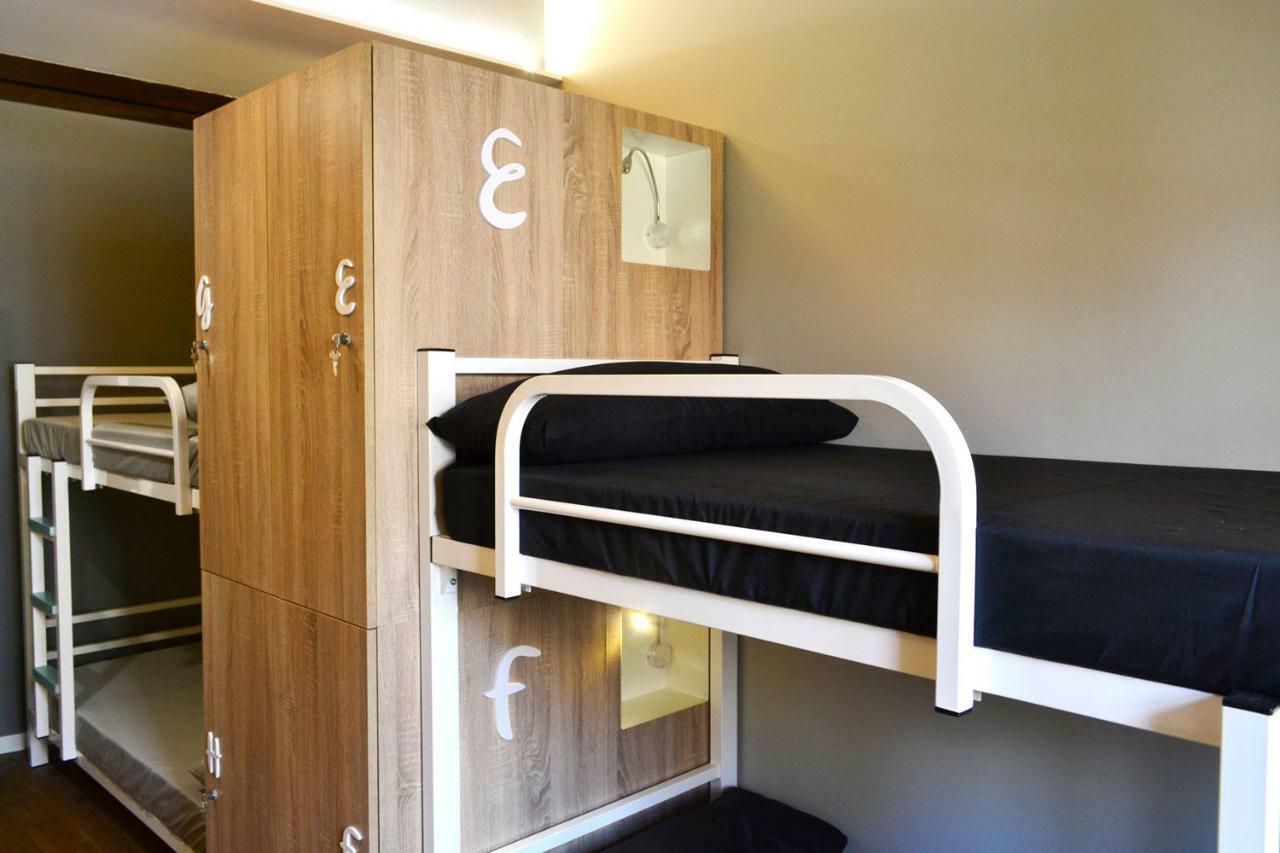 Albergue Alda Pilgrim レオン エクステリア 写真