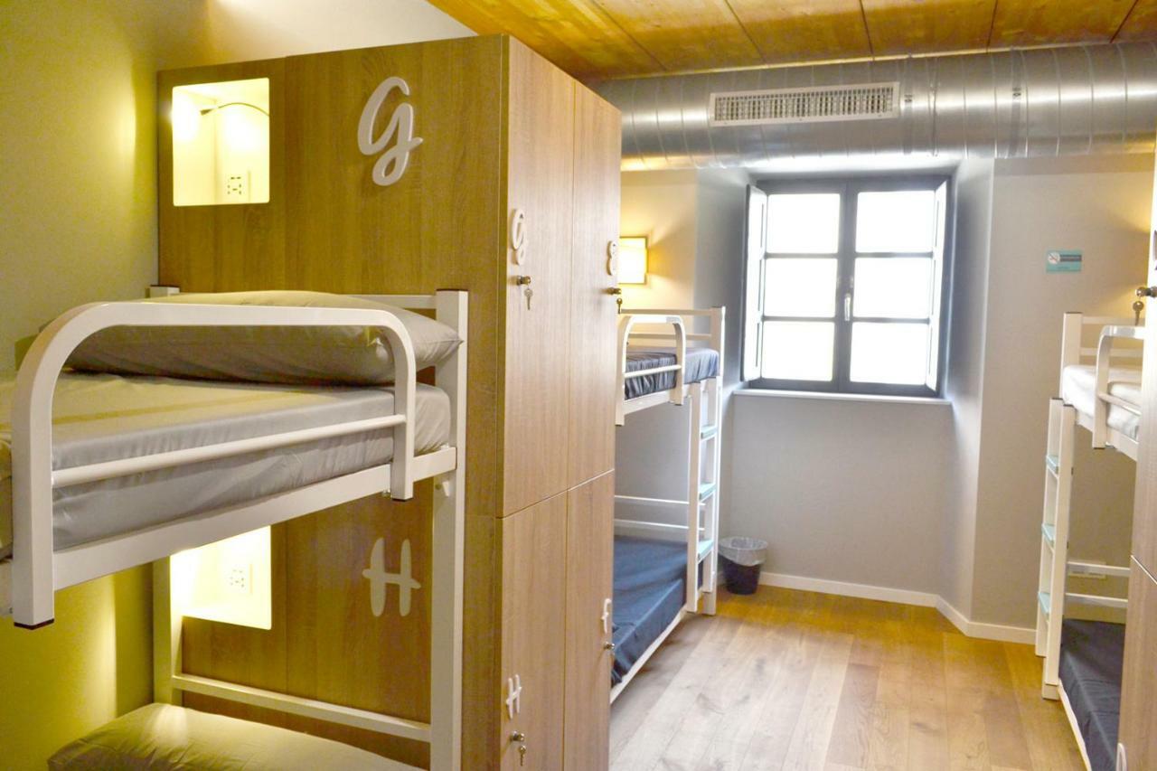 Albergue Alda Pilgrim レオン エクステリア 写真