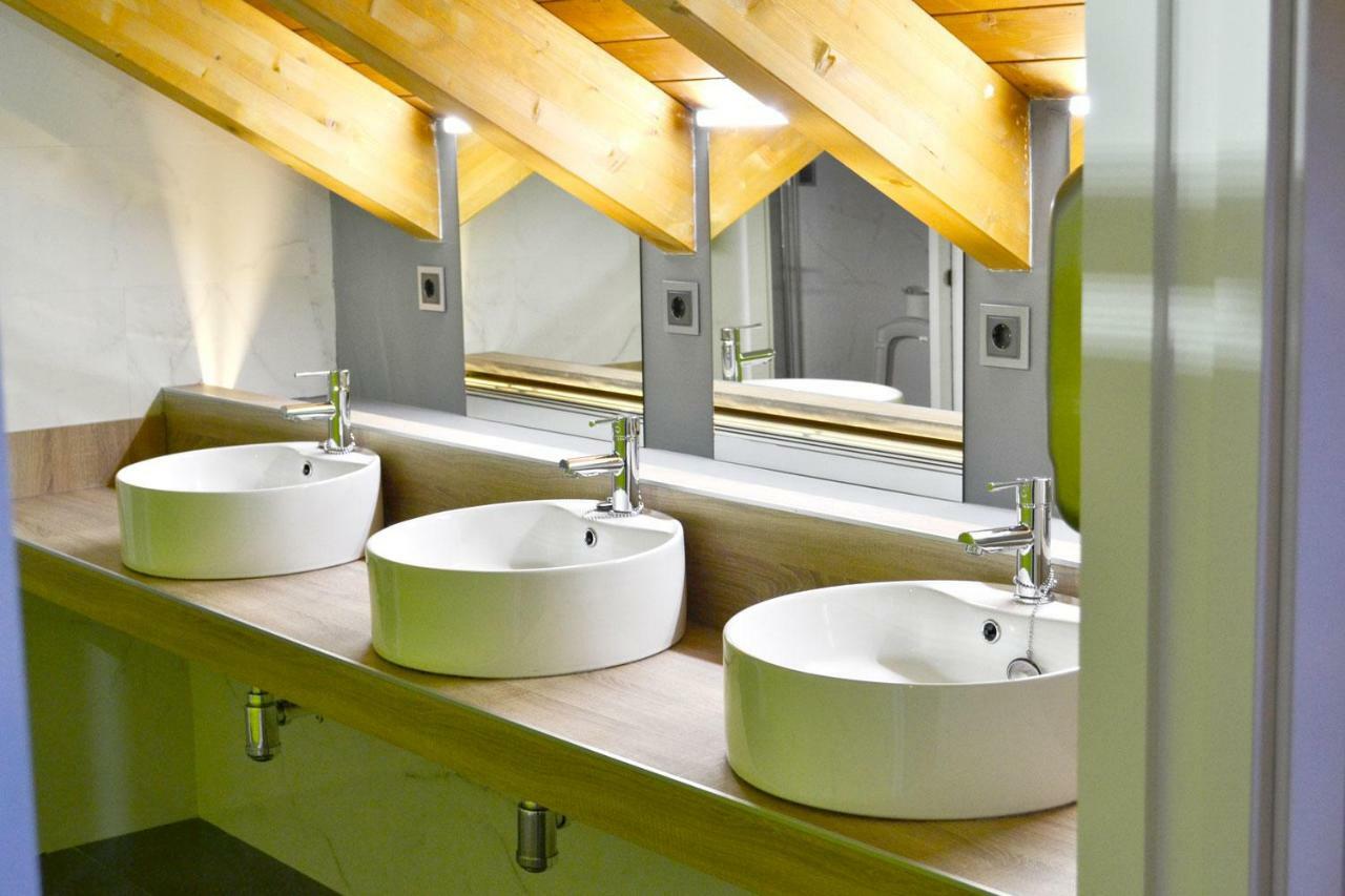 Albergue Alda Pilgrim レオン エクステリア 写真