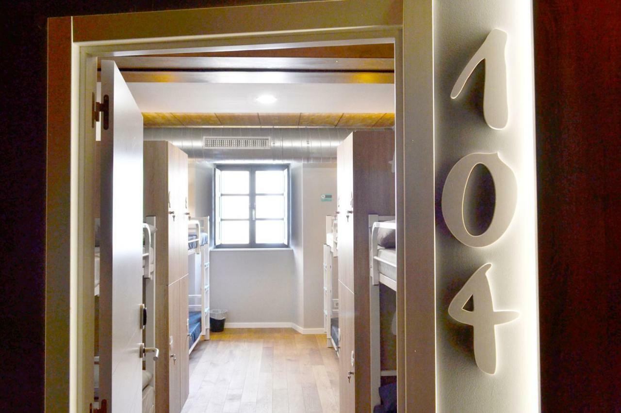 Albergue Alda Pilgrim レオン エクステリア 写真